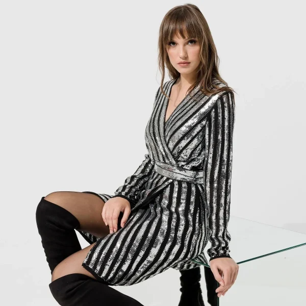 VESTIDO DECOTE V LANTEJOULAS SPELL