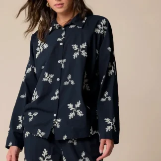CAMISA COM BORDADOS KOCCA