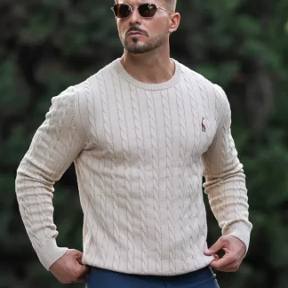 GIRAFFE - CABLE KNIT SWEATER