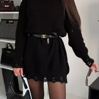Vestido de malha com decote redondo e ombros caídos com efeito desgastado