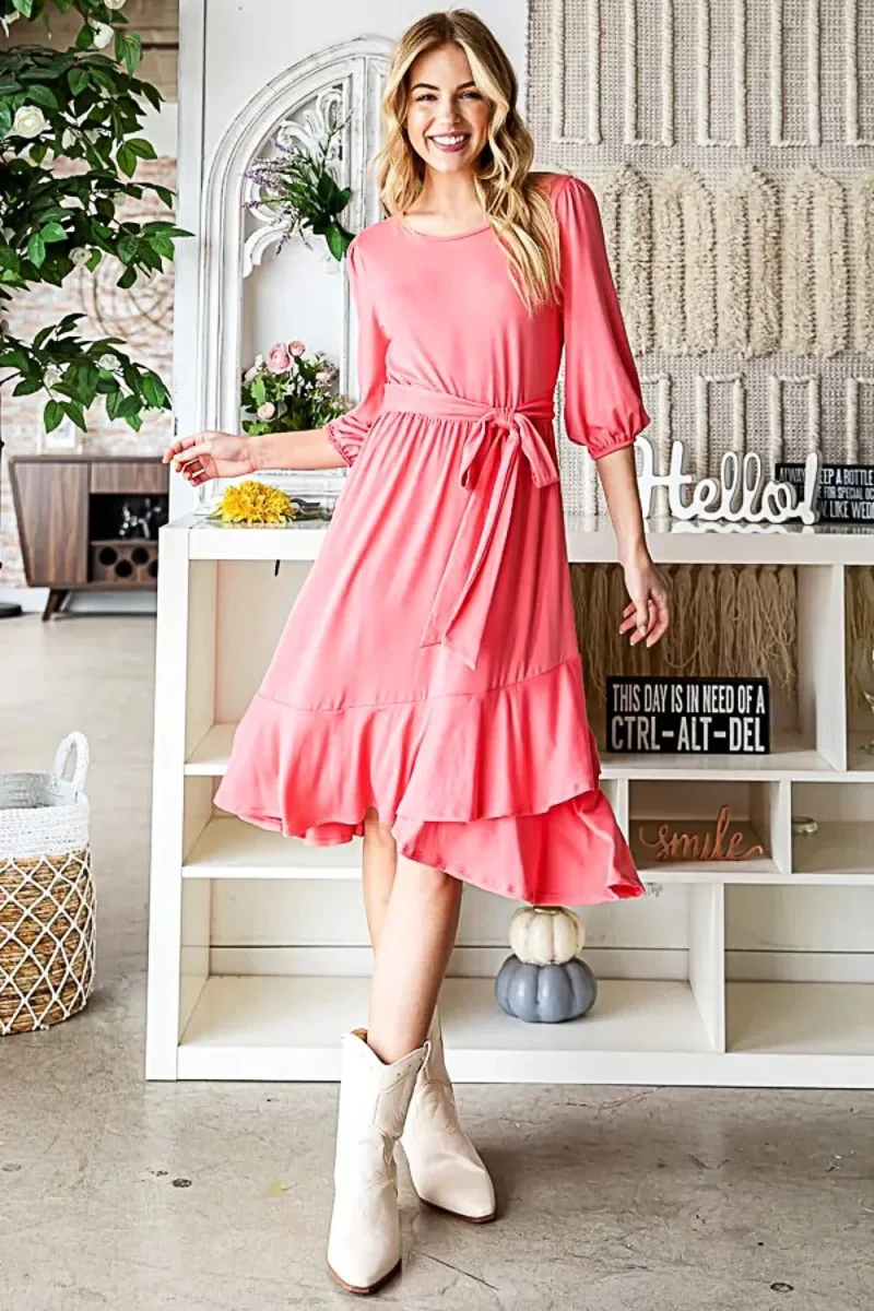 Vestido de verão encantador com amarração frontal e barra com babados – Caimento perfeito para qualquer ocasião. - Image 2