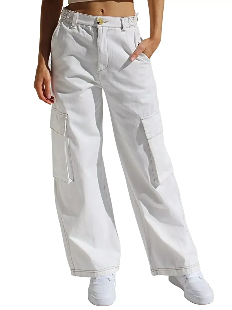 Calça jeans cargo elegante de cintura alta com bolsos e modelagem ampla e sofisticada. - Image 5