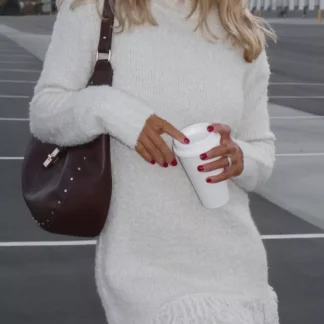 Vestido suéter de gola alta com franjas e mangas compridas