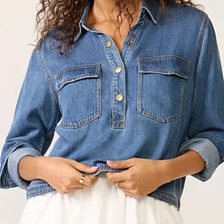 Top cropped estiloso em jeans com detalhes de botões e bolsos – Trendsi